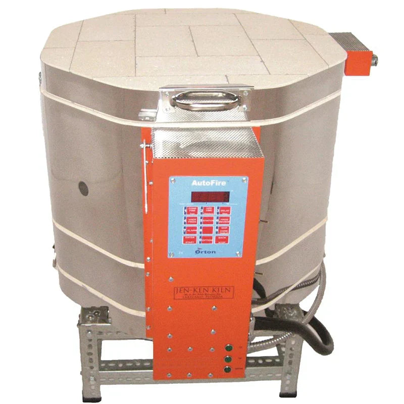 Jen-Ken 1815 Ceramic Kiln with the lid closed, front view